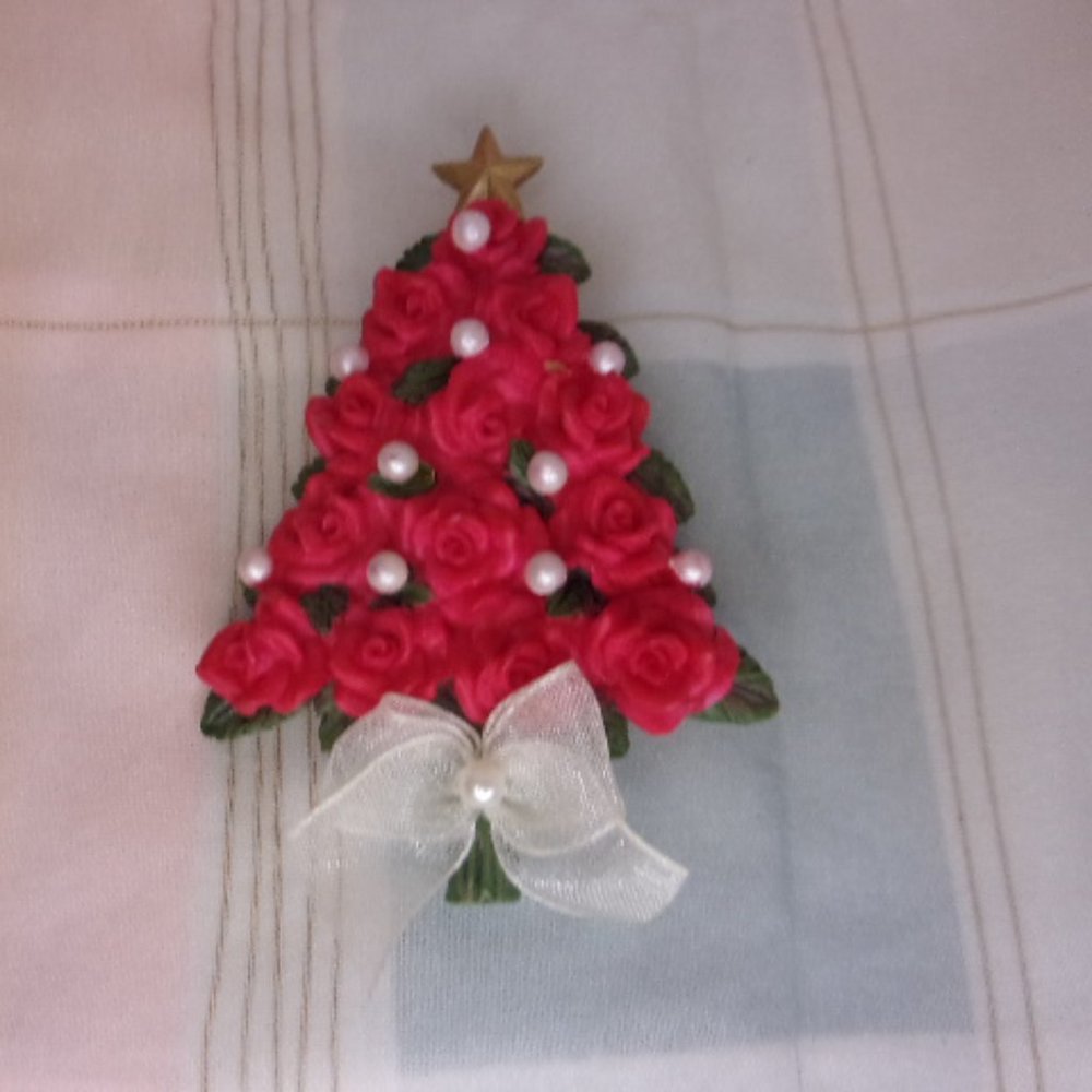 Pink Roses Christmas Tree Brooch Pin - Picture 2 of 5